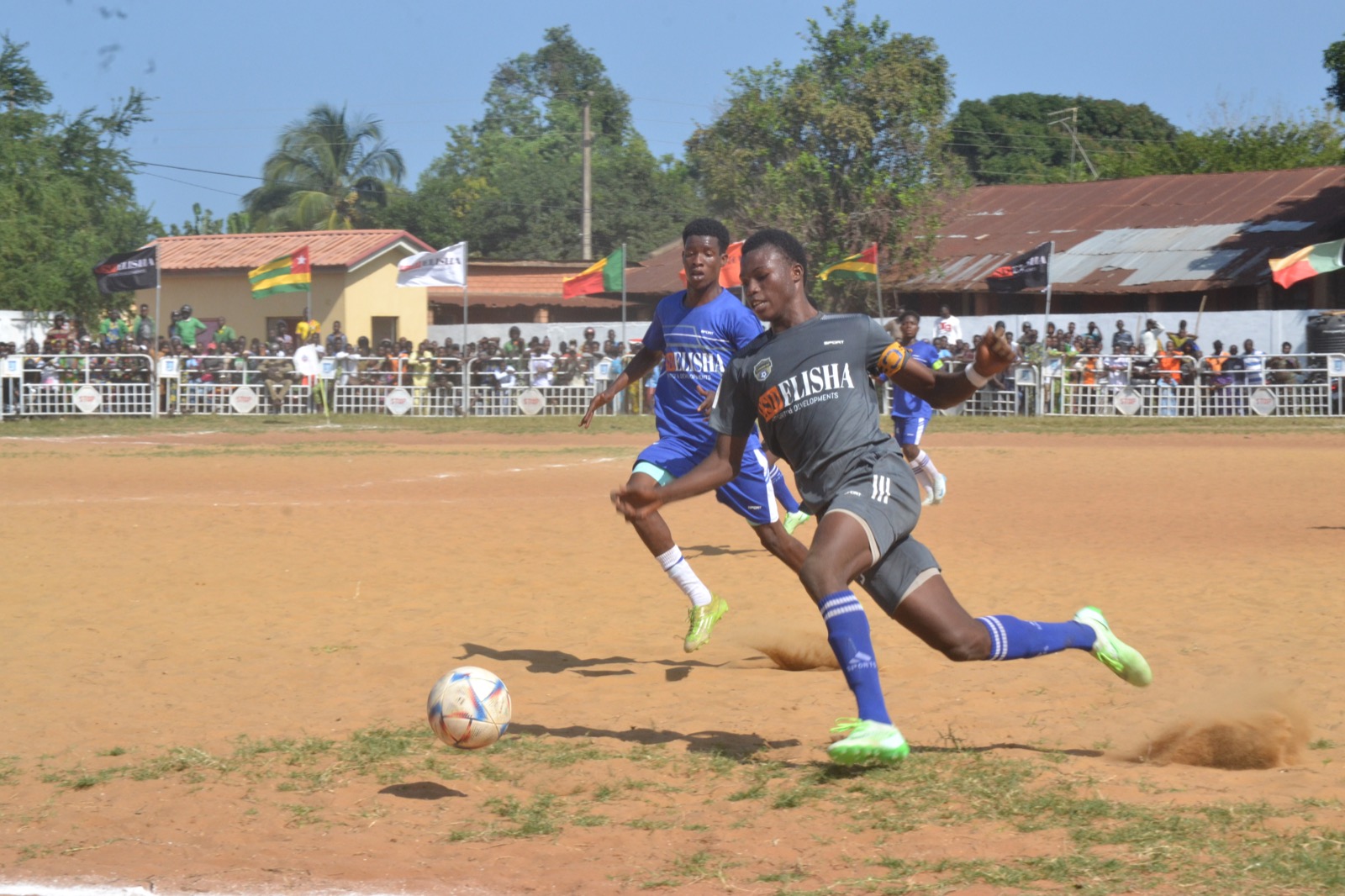 Action de jeu intense pendant un match de la 5e édition de Ouidah Cup.